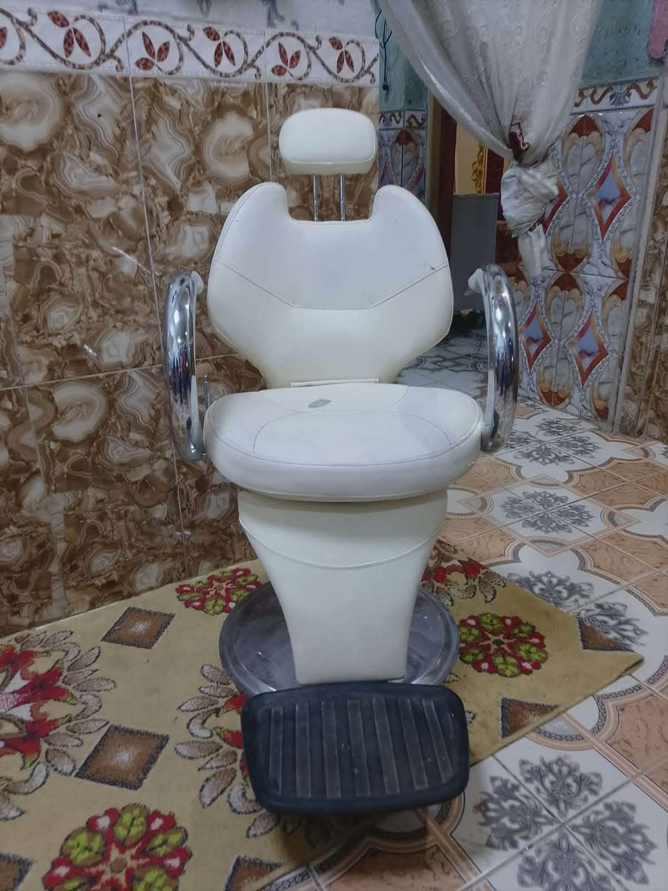 كرسي حلاقة • نضيف • البصره الحيانيه