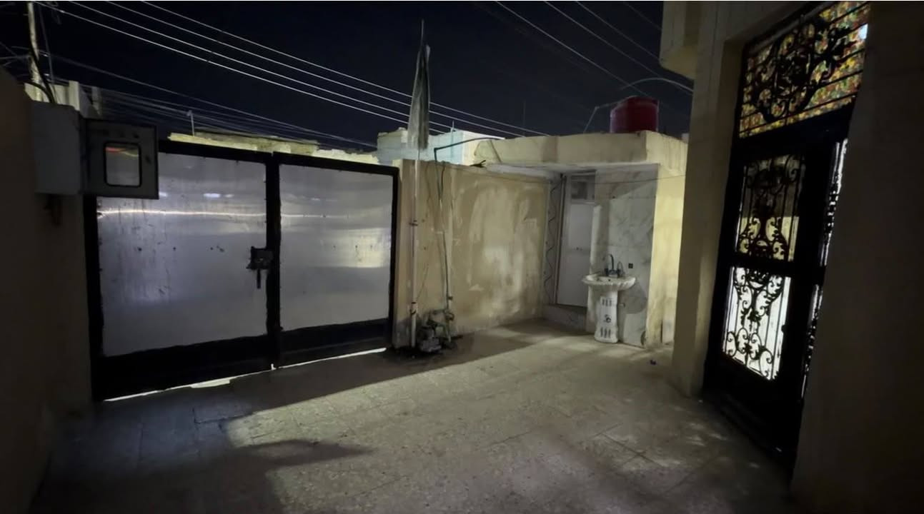 بيت للايجار
♦️عنوان..القبله حي المهندسين
...خلف لواء كاظم...
مساحه 160 متر( طابق واحد)
♦️يحتوي
⬅️ غرفتين نوم
⬅️ هول 
⬅️ديوانيه
⬅️ مطبخ
⬅️ حمام داخلي وخارجي
♦️سعر الايجار ( 600 ) الف
***********

