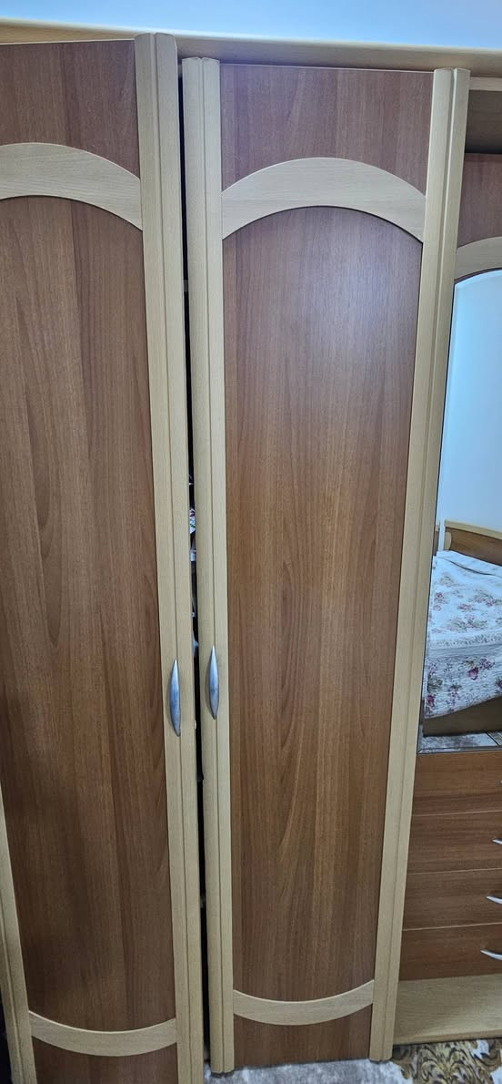 غرفة نوم للبيع  للاستفسار
***********
