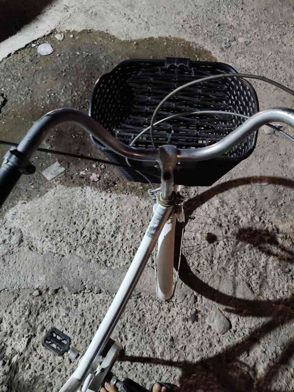 بايسكل بناتي حجم 26 ياباني 6 كير بريكات وره كدام شغالات سله اصليه البايسكل مختم من فوك ليجوه كله اصلي معه ضوه الاصلي السعر 100 قفلللللللل المكان بغداد البنوك سوق الميثاق ***********
