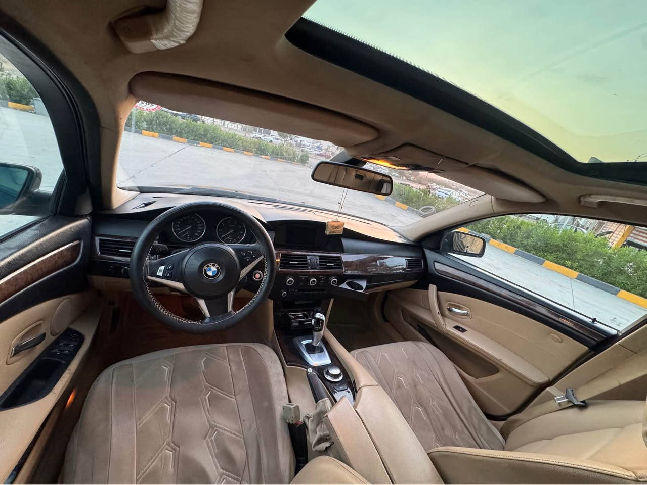Bmw e60 2008 N52 525  خه‌لیجی وكاله‌ شریكه‌ العروش نۆزڵ كورت مه‌كینه‌ مه رخوب  گێرو مه‌كینه‌ی به‌شه‌رت نه‌كراوه‌ته‌وه‌  ره‌قه‌موو هه‌زه‌ی تازه‌یه‌ به‌ناوی خۆمه‌وه‌یه‌ كۆبۆن بانزینی هه‌یه‌  سه‌یاره‌كه‌ سبوخ عامه‌ بۆ جوانی بێ لێدراوه‌  فول مواسفاته‌  سڵایته‌ سوكان كاره‌با كوشن كاره‌با . خه‌زن ٥ په‌رده‌  به‌صمه  گێر كوبرا لایت داینامیكه‌ عه‌ده‌سه‌ لید  هه‌موو گیانی به‌شه‌رت ته‌بریدی له‌سلۆری به‌شه‌رت 
سعری 110 گه‌ڵاو مه‌جالێ برایانه‌ 

***********

السلام عليكم 
  
Bmw e60 2008
محرك 525 n52 نوزل قصير
خليجية وكالة العروش محرك وكير شرط مامفتوحات وكفالة
رقم و هزة جديدة بأسمي وبي دفتر بنزين
سيارة صبوغ عام للجمالية بدون ضربة 
السياره فول مواصفات
سلايت
ستيرن كهرباء 
بصمة
كير كوبرا
كشنات جلد  وخزن 
لايت داينمك و وعدسة ليد 
وضعيات قيادة 3 سبورت و عادي و اوتو
مراية كهربائي
٥ بردات 
داخل جلد اصفر
السيارة جديد منظومة بانزين وتبريد

سعر السيارة110  مراوس حسب قناعة
مكاني كركوك هذا رقمي *********** كركوك, العراق
