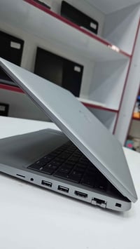 Dell Latitude 5520 • i7-1185G7 • ٢٥٦GB NVMe