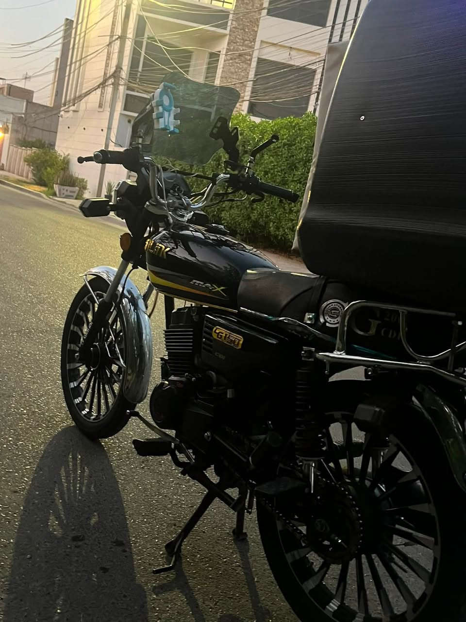 سلام عليكم دراجه سولنك2025 ضاغطه+ زنجيل محرك 200cc دراجه نضيفه ماكو بنضافته مكفوله من كلشي اله مبدل تانكي وصفاحيات بس هاذ الي مبدل اوراق موجوده  
مكاني_بغداد_ العامريه
الرقم_ ***********
فقط ارد ع هاذ الرقم ما ارد لا تعليق ولا ماسنجر♥️
