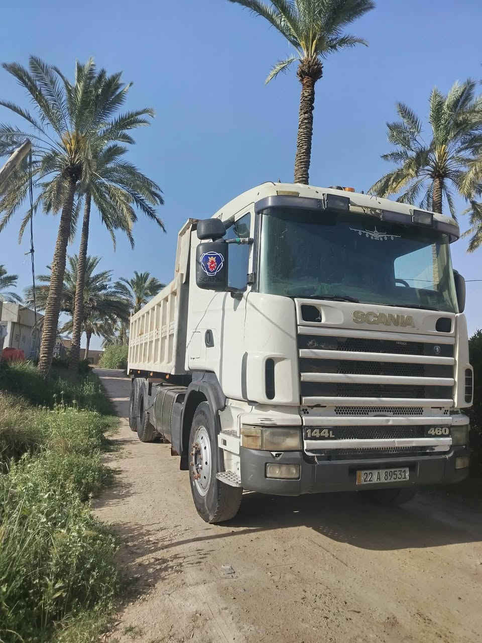 السلام عليكم سكانيا الفنيه موديل 2000 رقم انكليزي تحويل مباشر مجموعة مان مكينه سته انجكتر جديده سياره جاهزه للعمل  تخم تاير لاستفسار ا لاتصال ***********
