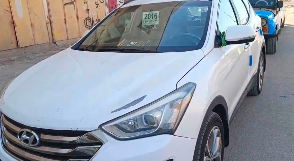 تحيه طيبة سنتاڤي موديل2016 للبيع لون ابيض رقم بغداد بأسمي  تحويل ثاني يوم ممشى السياره 195 الف كيلو قابل للزياده بيهة ملاحظات بسيطه تقشير بلبنيد وبداية القماره كما موضح بلصور السعر 170 وبيها مجال للشراي للاستفسار الاتصال بعد الضهر  ***********
