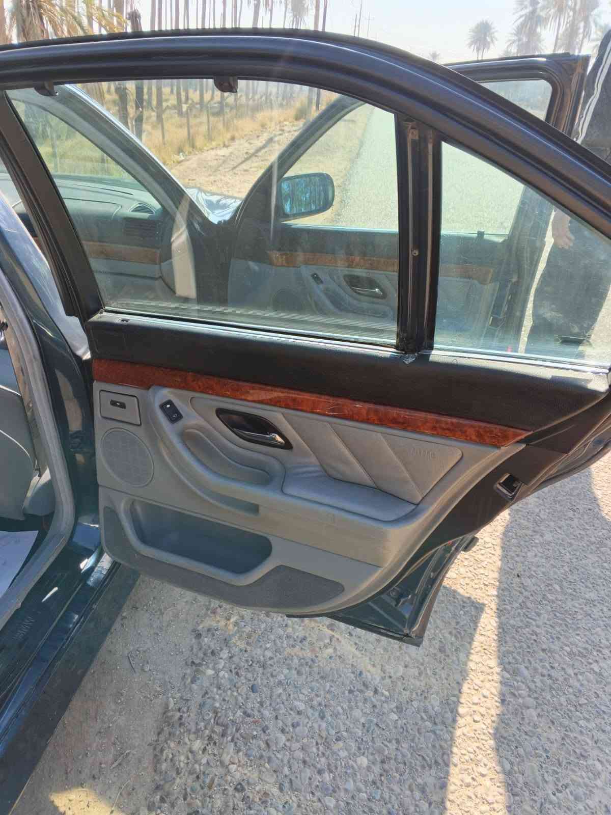 السلام عليكم
للبيع 740 اصل  بأسمي بغداد  سنوية ساقطة 
كَير مكينة كهربائيات  كًشر  مكفولة  
تدفئة تبريد 
حدادية 70 /100
غرفة  95 / 100 نضافة  
4 بردات وحدة نقص مثلثة  
دبل جام 
سلايت جام 
تلفون  نقص فقط بدالة
شاشة ندرويد  مع سماعات صوت حلو 
تخم تاير فقط واحد تعبان 
باور بي صوت قليل  بس مينقص 
سيارة حلوة وعلى ايدي  
السعر  90   
عنوان بغداد  /    حي النصر 
رقم الهاتف. ***********  
رجاء بدون تعليقات سلبية  
حترامي للجميع
