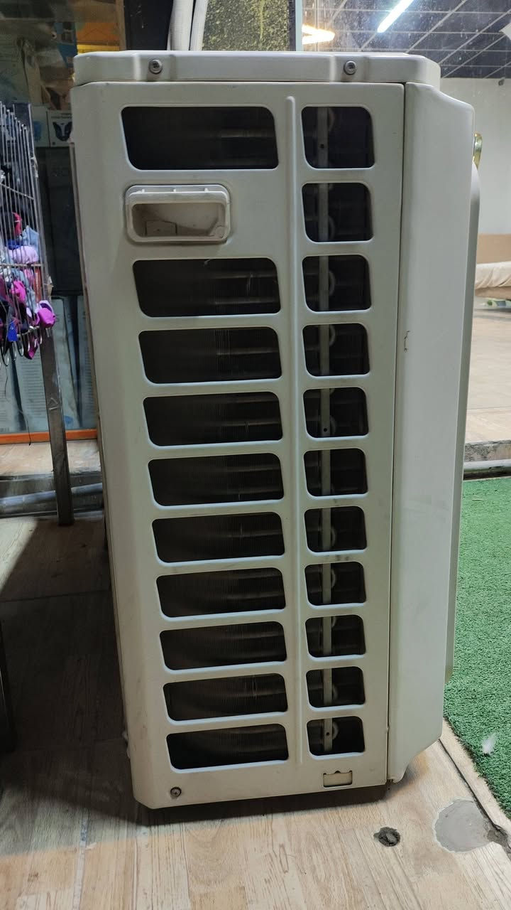 للبيع سبلت نضيف اخو الجديد استخدام موسم واحد جنرال ماكس كامل شغال تبريد ثلج تجي تفحص بمكانه مشدود وكامل *********** واتساب
