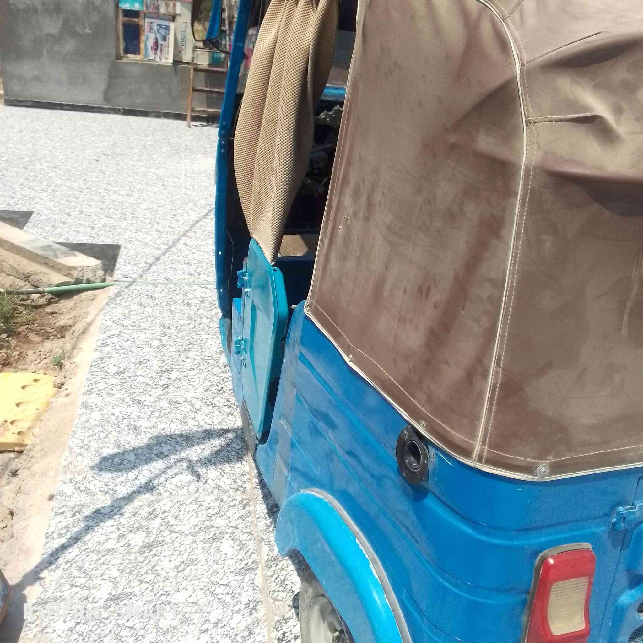 سلام عليكم تكتك لبيع مديل عشرين معمره جديد كلشي كهربايات تايرات مابيه البصره القرنه ***********وتساب شغال
