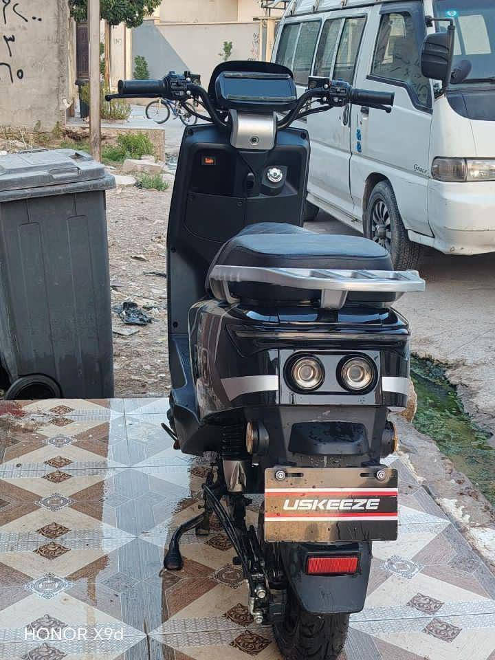 السلام عليكم 
ماطور🏍️ 318 الون اسود🦾🦸❄️
بعدو لوك 💯🔥 الماطور ماشي 65 كيلو🛣️ بعدو جديد💯🔥 ❄️
نضافه 90 🏜️🏞️🌠
تشغيل بصمه + كارت + سويج + كامل ملحقات + شاحنه 🔌🔋+ضمان على البطاريات🔋🔌🌲
السرعه 90✈️🛫
السعر 700 بي مجال جيتك 
العنوان موصل 
تواصل واتس او خاص ☎️📞
***********
