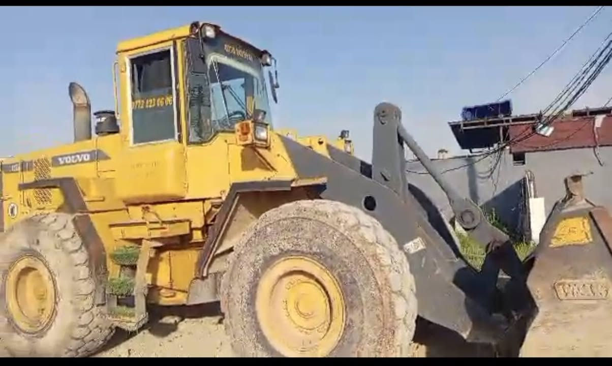 شفل فالفو ١٢٠ كير محرك بالشرط رقم وسنويه تخم تايرات ومسجل بالكاز وجاهز للشغل  مكان كركوك للاستفسار
***********
سعر 465 وبي مجال

نص مكتوب في الصور:
- ***********