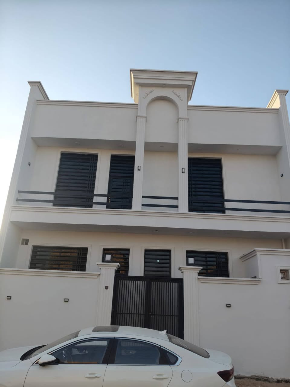 بيع مستعجل بيت زراعي طابقين للبيع
حولي الخصيمه عرصات حيدر حجي هندي  
مساحه100م مربع 10/10
البيت جديد كونكريت مسلح
البيت قريب عل الشارع العام
تفاصيل البيت الطابق الاول
غرفه /صاله /ستقبال /مطبخ /صحيات داخليه وخارجيه
الطابق ااثاني غرفه كبيره /صاله كبيره البيت كلش حلو والسعر حلو للاستفسار ***********
