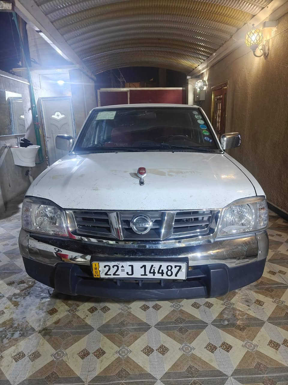 نيسان ٢٠١٥ رقم أربيل الجديد سنويه جديده تحويل او وكاله  مكينه كير حداديه جديده بيه مدكر مبدل صفحت السكن وبارد خفيف  والباقي مكفول  سياره جاهزه  السعر ١١٥  وبيه مجال للستفسار *********** العنوان البصره الزبير
