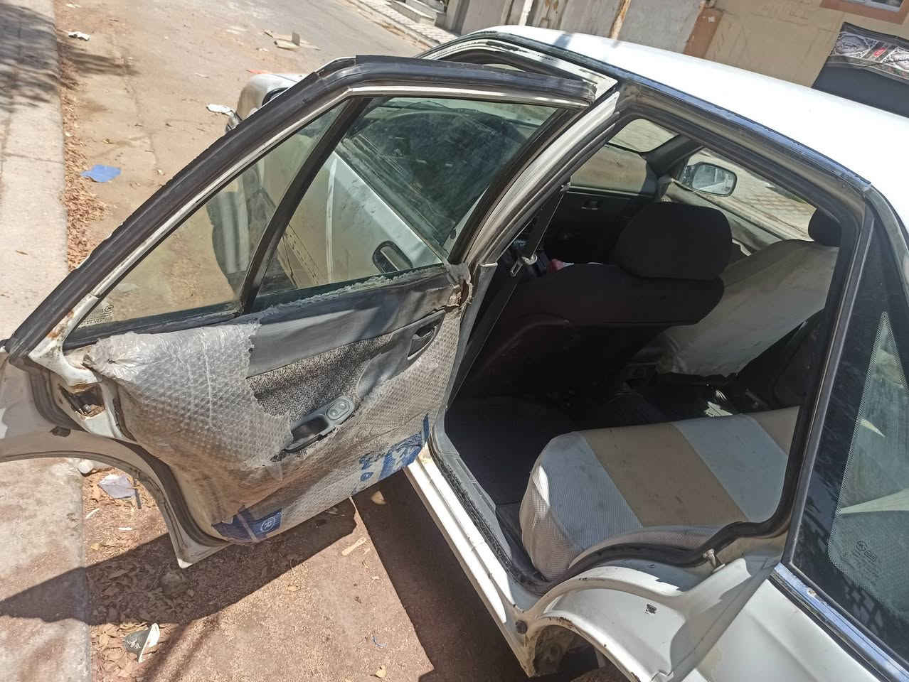 سلام عليكم
سيارة للبيع شغال سنوية صاقطة ب 2019مكانهة النجف راعيهة بنجف 
ب18
***********
