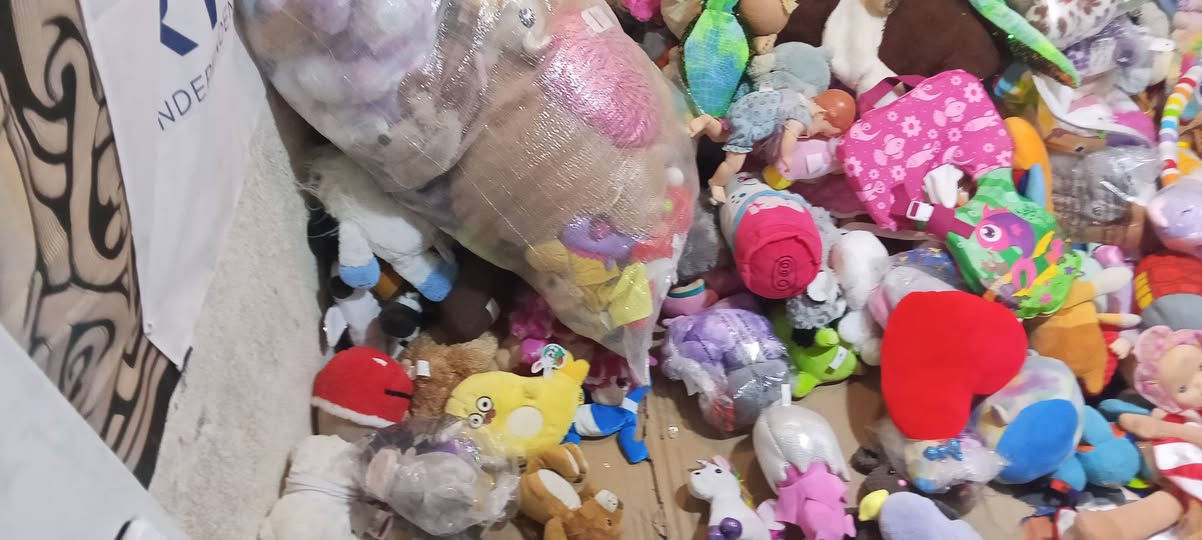 شوفلي هاي الدبب عدد كبير جدا لاصحاب المشاريع عرض يموت سعر القطعه 500دينار فقط لحك بسرعه كميه حلوه 
متوفر توصيل 
***********
