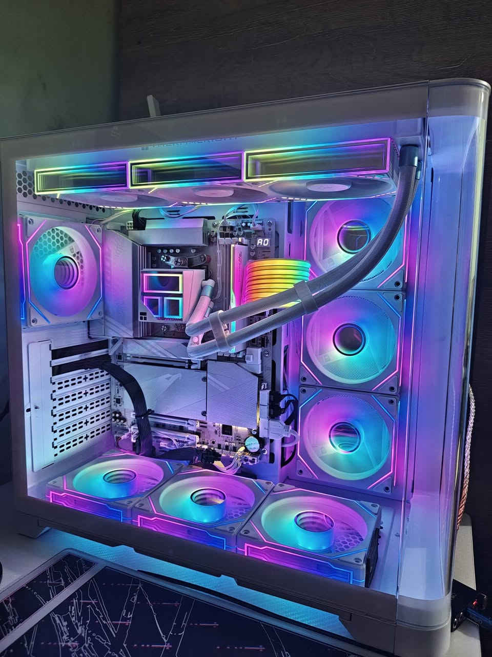 رايزن 7700 • مذربورد AORUS X870 • رام 16GB DDR5