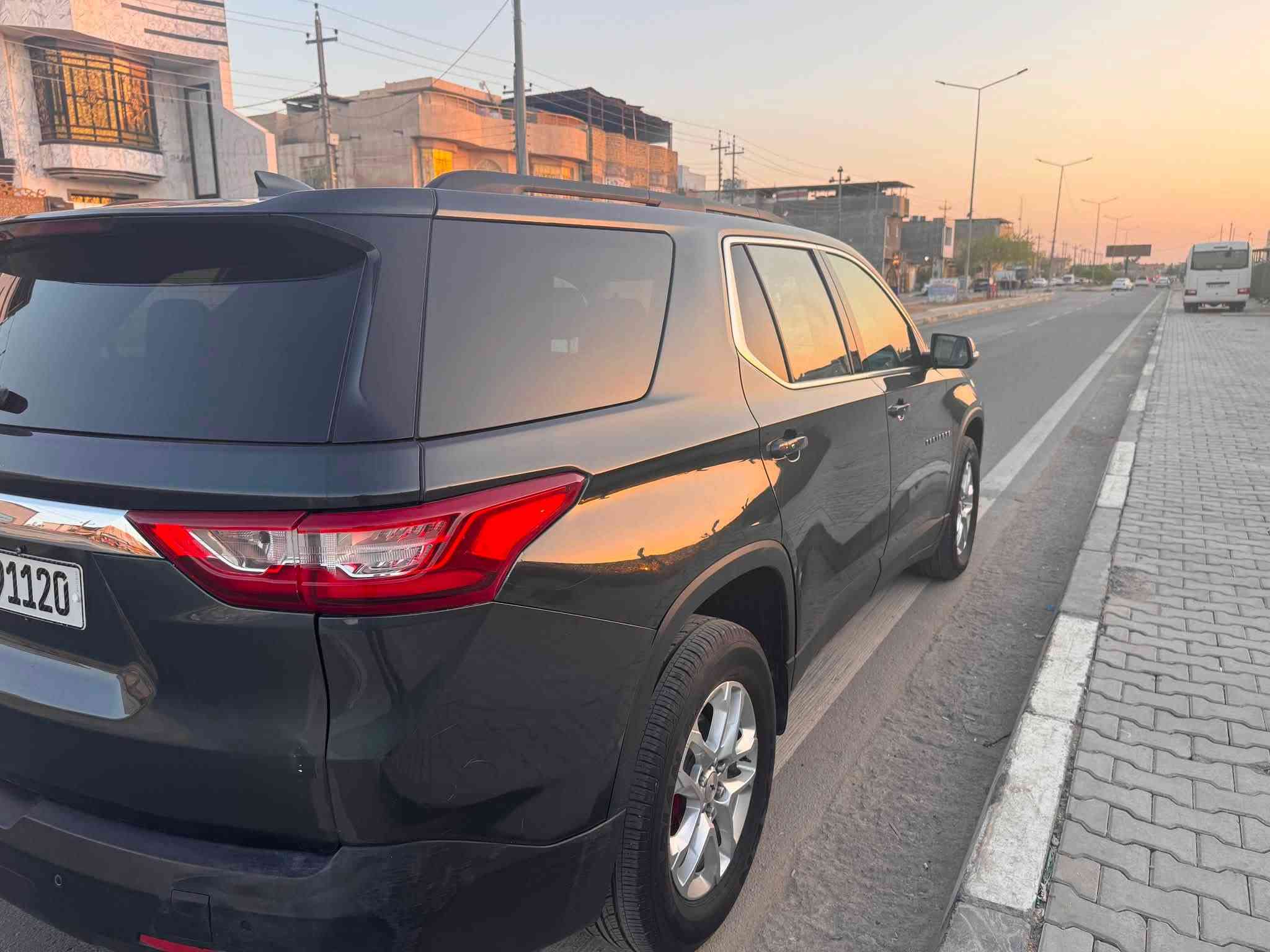 السلام عليكم
شيفرولية ترافرس 2021 
3600  V6 
حادث خلفي بدون ايرباك ( بجم كبس ومكفولة من الحادث الامامي ) 
فئة LT 
رقم بغداد بإسمي 
مواصفاتها معروفه
7 راكب سياحي كشنات خلفي ViP 
3 قطع تبريد 
صندوق كهرباء 
ماشية 145 الف كم 
ملاحظة : البنيد بي طخة بالتحميل موضحة بالصور ومصلح وكامل 
السعر 227 وبي مجال 
للتواصل : *********** واتساب
