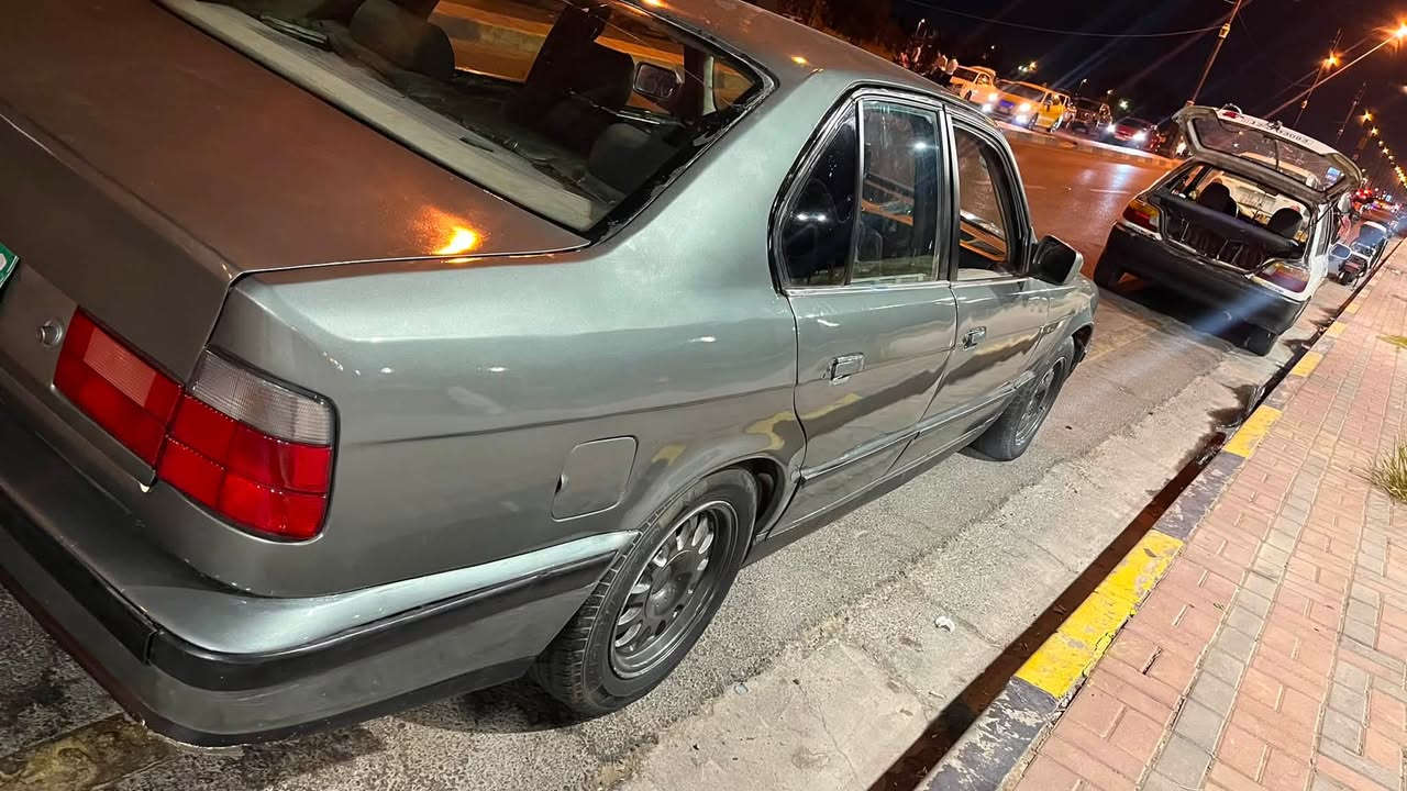 بي ام 525 محرك كبس كير عادي شرط التحويل
صبغها جديد محرك جديد تخم الكدام جديد السياره بيها تشريح التكم فقط والجاملاغات الوره ضرر ومعدلات السياره جاهزه فقط النقوصات البيها بطاين ابواب والاحصان والكير بي ونه ودرام شفتات الخلفيه 

السعر 27 وبيها مجال     ***********
