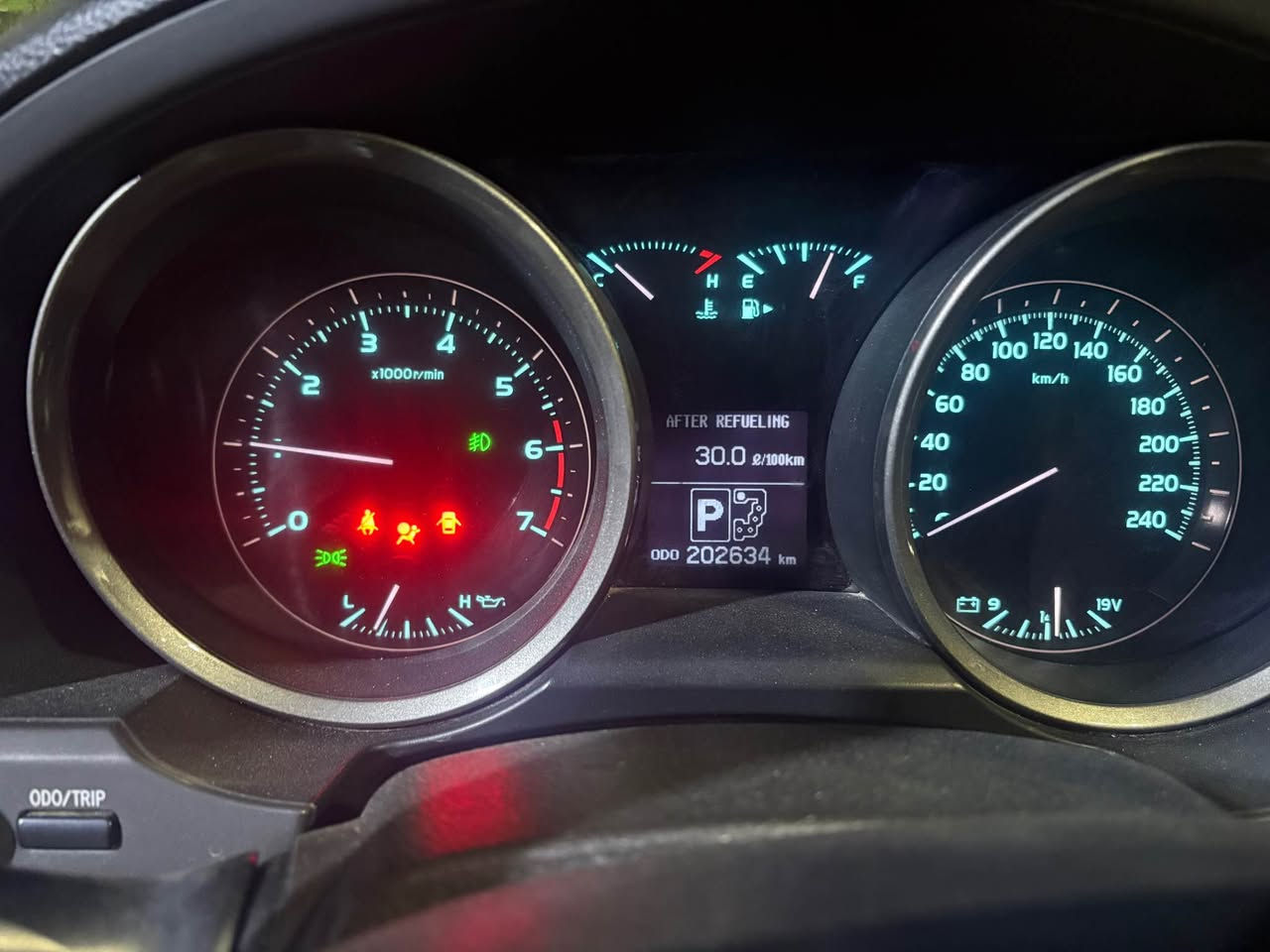 لاند كروز VXR • ٨ سلندر • رقم بغداد