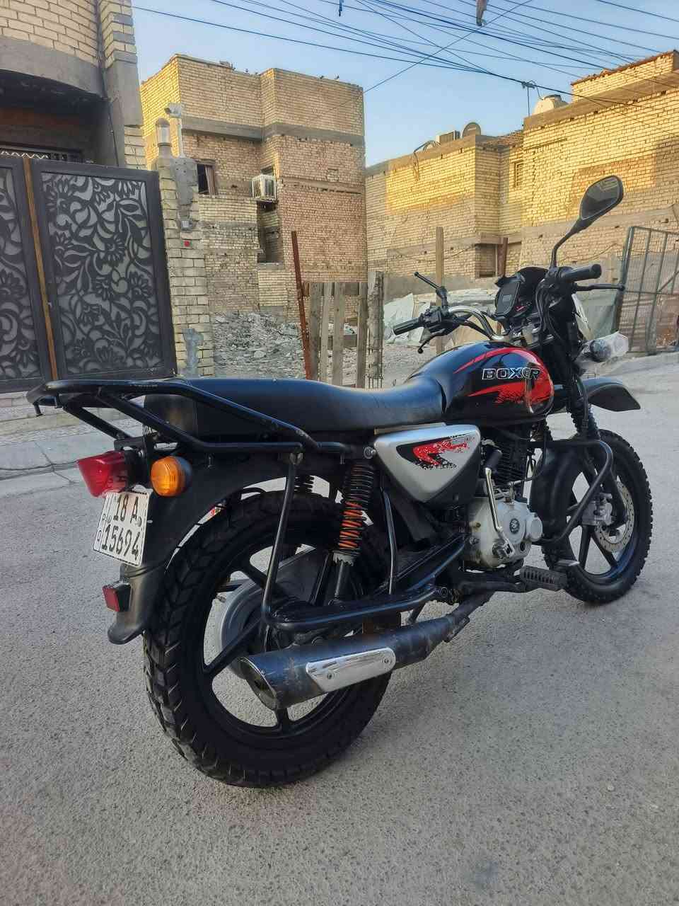 بوكسر موديل 21 مرقمه بسمي مشروع وطني وين متريد تحويل الدراجه  مجفته قبل شهر بوشه وبستم شركه 
السعر 1800 وبيهه مجال للطيبين ***********
