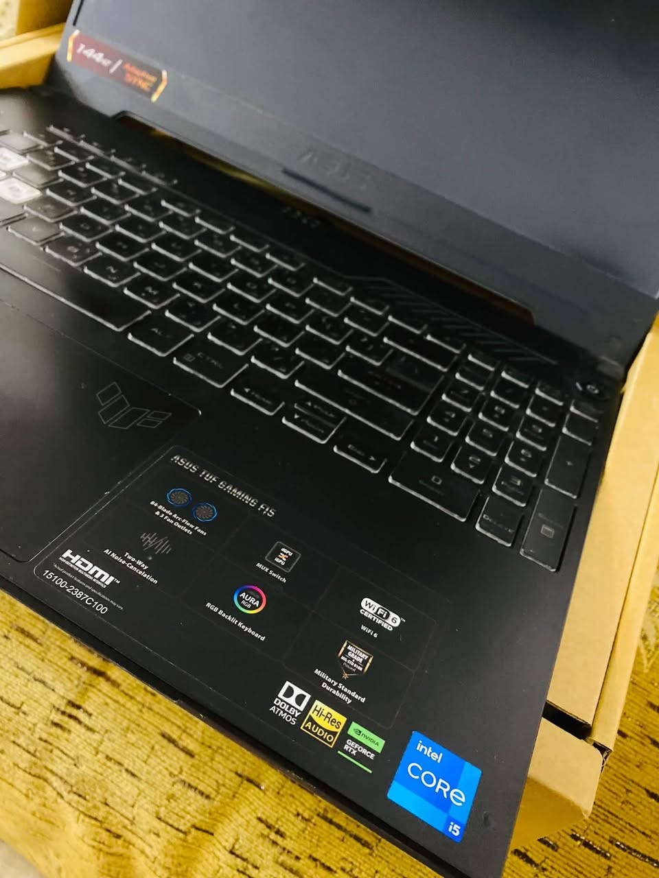 💻 للبيع: لابتوب قيمنق ASUS TUF Gaming F15 بحالة ممتازة جداً
المواصفات 🔥 :

• الموديل: ASUS TUF Gaming F15 (FX507ZC4)

• المعالج: Intel Core i5-12500H (الجيل الثاني عشر)

• كرت الشاشة: NVIDIA GeForce RTX 3050 (4GB)

• الذاكرة العشوائية (RAM): 16GB

• التخزين: 512GB SSD سريع جداً

• الشاشة: سلاسة عالية بتردد 144Hz مع خاصية Adaptive-Sync

• الملحقات 🔥 : 

الكرتون الأصلي مع كافة ملحقاته للشحن

و جوستك عدد ( 2 ) 

وماوس من شركة MSI نظيف جداً 

📌 حالة الجهاز 🔥 : 

نظيف جداً بنسبه 99% وأخو الجديد ، استخدام خفيف فقط للداسه للسادس مع لعبه فيفا وخالي من أي عيوب أو مشاكل 

السعر : 900 الف دينار عراقي 🔥

المكان : البصرة قضاء المدينة 

للتواصل  : ***********
