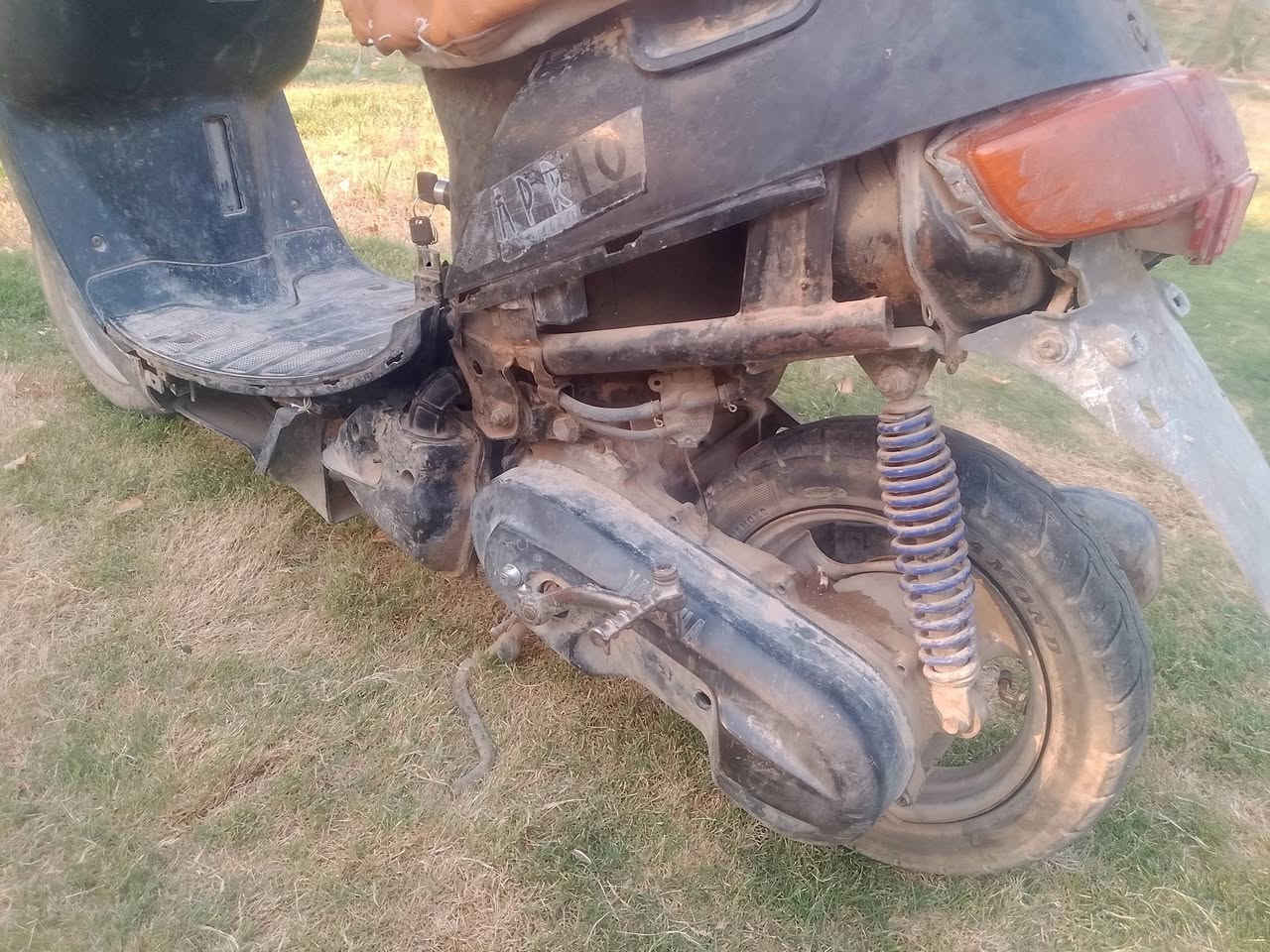 سلام عليكم دراجه سمهه باسمها بطه  لدراجه شغاله كفراته مو جوده كامله لسعر 175 بيه مجال  ***********
