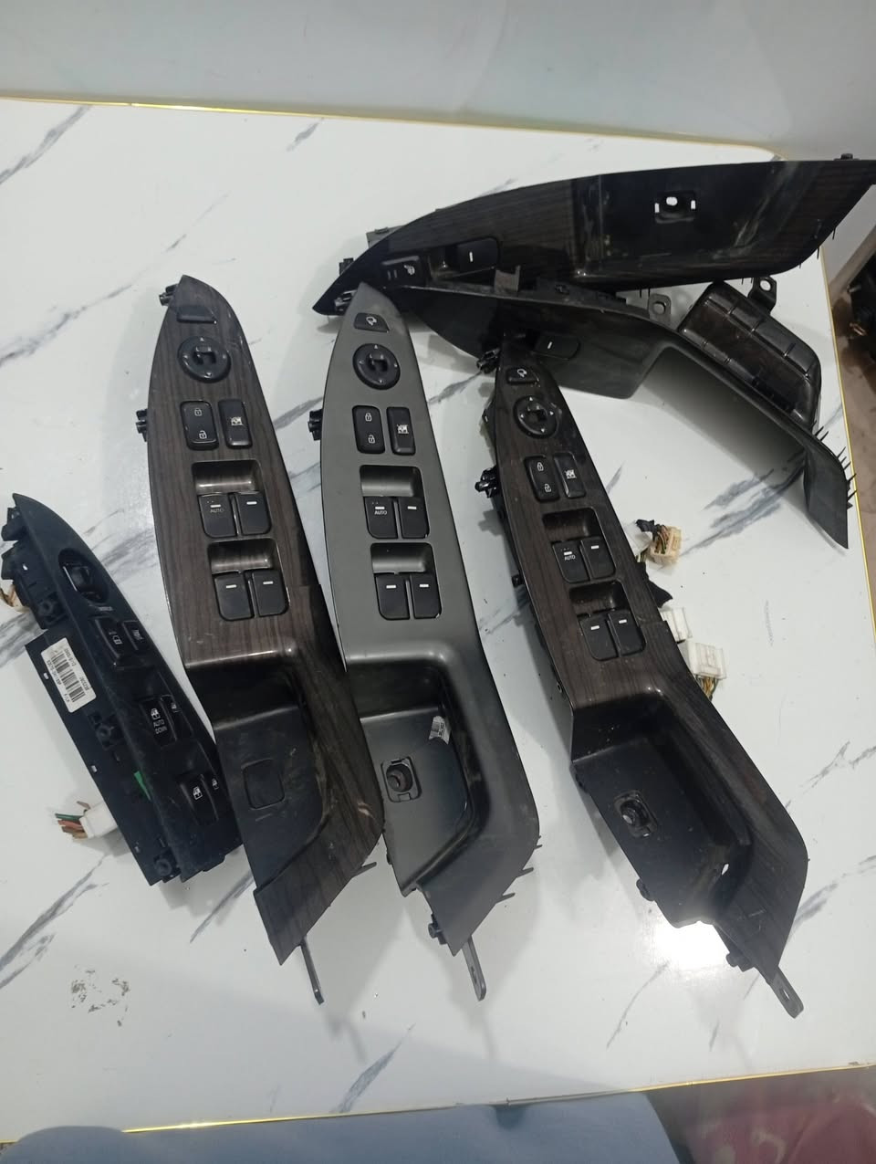 بفضل الله عزوجل 
تتوفر مجموعه ادوات #سوناتا
لاتوجد غير الأغراض المنشوره 
تتوفر خدمه توصيل لكل المحافظات 
أصلي تفصيخ حاويه 
للحجز رقمك وعنوانك وأقرب نقطه داله 
للاستفسار مراسلة واتساب او ماسنجر
***********
