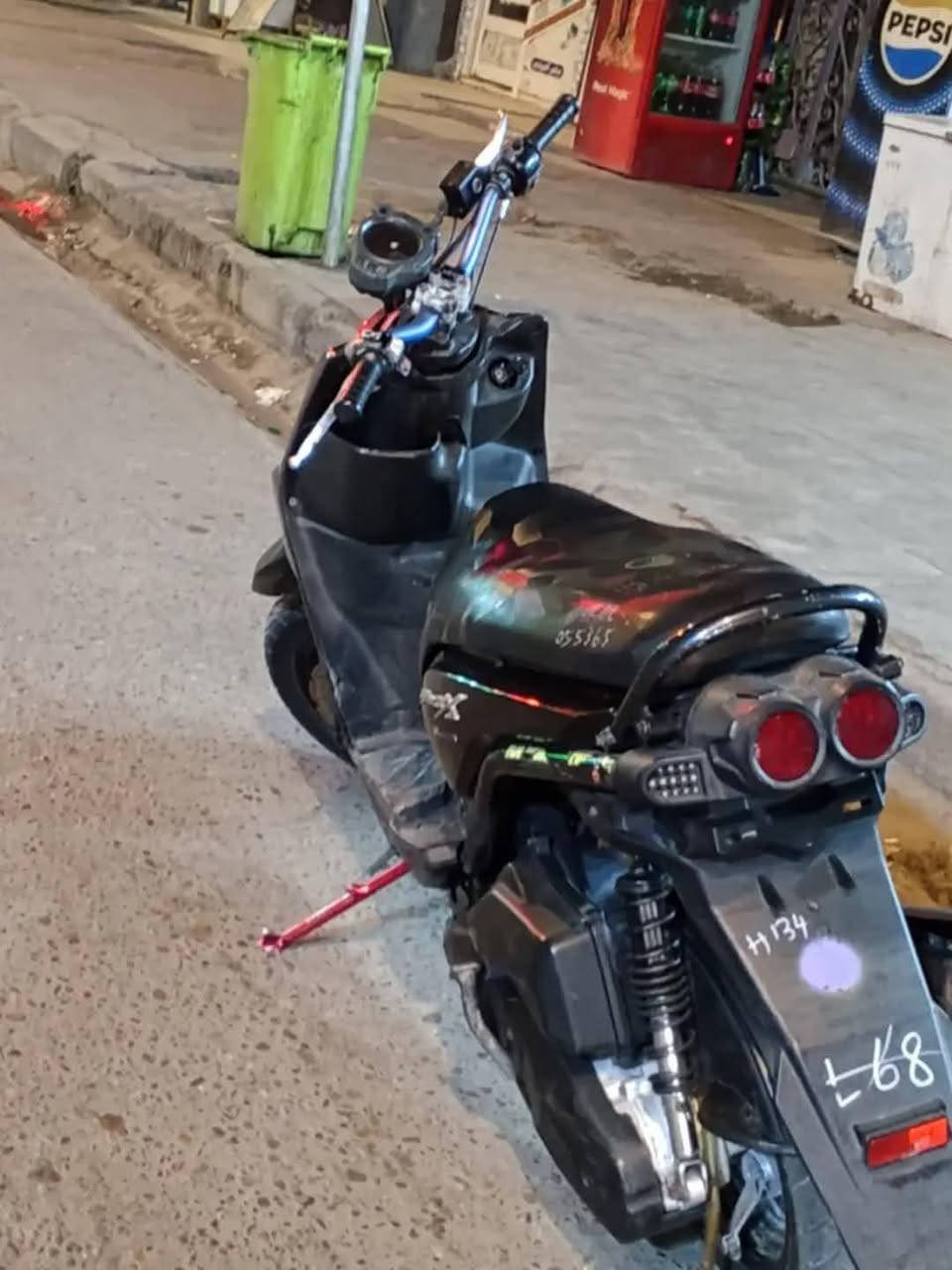 سكنس جبلي BWS كفالة عامة 
مكينة بلادي 125cc 
4 ولف 
محرك ناعم خرسه
مكينه بلادي ونظيف ما ممدود عليه سبانه شرط الفحص
كهربائيات شغاله 
كلشي شغال
غراضها كاملة ما بيها نقص
الدراجة نقصها بس سايق 
انظف من الصورة 
قبل 3 ايام طلعت من الوكيل 
سبب البيع ( ظرف صحي طارئ ) 

السعر 1200 وبيها مجال للشراي 
مو شراي لا تطب خاص

للأستفسار
‭***********‬
