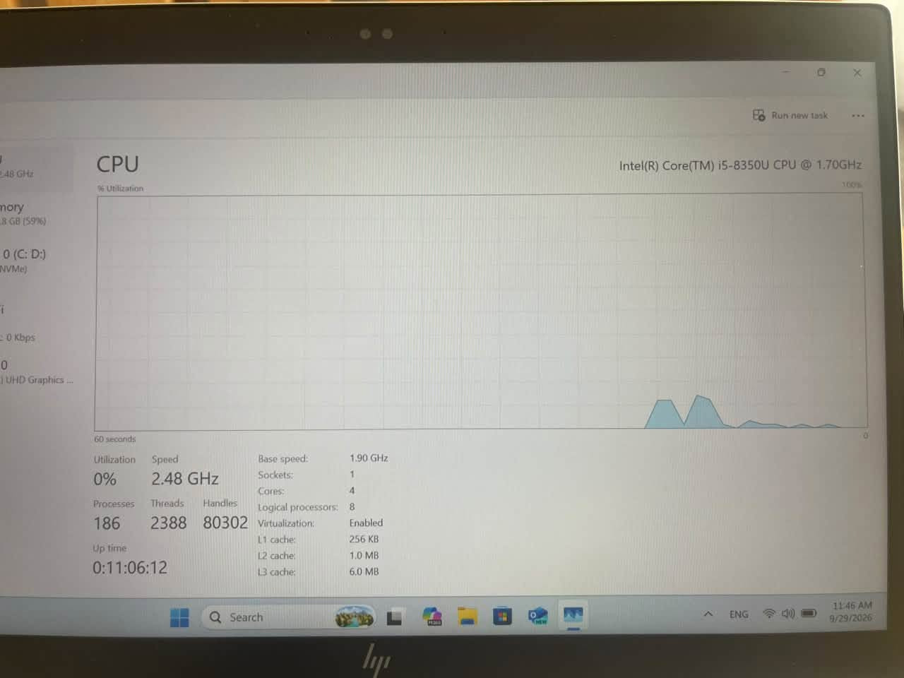 HP EliteBook x360 1030 G3 — المواصفات الكاملة

الشكل: حاسوب محمول قابل للتحول مقاس 13.3 بوصة مع مفصل بدوران 360°

المعالج: الجيل الثامن من Intel Core i5-8350U

الرسومات: Intel UHD Graphics 620 (مدمجة)

الذاكرة: 8 جيجابايت LPDDR3-2133 ميجاهرتز

التخزين: 256 جيجابايت SSD من نوع PCIe NVMe (بتنسيق M.2)

الشاشة: شاشة لمس IPS مقاس 13.3 بوصة، Full HD (1920 × 1080)، سطوع 400 شمعة (أو 700 شمعة مع HP Sure View)

المنافذ: 2x USB-C (Thunderbolt 3)، 1x USB 3.1 Gen 1، 1x HDMI 1.4، 1x مقبس سماعة/ميكروفون مشترك

الاتصال اللاسلكي: Wi-Fi 802.11ac، Bluetooth 4.2؛ NFC و4G LTE اختياريان

الأبعاد: 30.58 × 20.5 × 1.58 سم (12.04 × 8.07 × 0.62 بوصة)

الوزن: يبدأ من 1.25 كجم (2.76 رطل)

البطارية: 4 خلايا، 56.2 واط/ساعة ليثيوم أيون؛ محول 65 واط USB-C

الصوت: Bang & Olufsen، أربعة مكبرات صوت، ثلاثة ميكروفونات متعددة الاتجاهات

الكاميرا: كاميرا ويب Full HD 1080p؛ IR اختيارية لـ Windows Hello

لوحة المفاتيح: مضاءة خلفياً، مقاومة للانسكاب، HP Premium Collaboration Keyboard

الأمان: قارئ بصمات الأصابع، TPM 2.0، فتحة Kensington Nano

نظام التشغيل: Windows 11 Pro 64-bit

الجهاز نظيف جداً، مستخدمه فقط للعمل بل مكتب. الشاشة لمس و بي بصمة وجه و بصمة اصبع لتسجيل دخول و موجود ويا الشاحنة الاصلية والويندوز امفعل ال11 pro مدى الحياة. السعر ٤٠٠ الف و بي مجال.

***********

نص مكتوب في الصور:
- Find a setting System > Display > Advanced display Display information Internal Display Display 1: Connected to Intel(R) UHD Graphics 620 Desktop mode 1920 x 1080, 60.03 Hz Active signal mode 1920 x 1080, 60.03 Hz Variable refresh rate Not Supported Bit depth 6-bit Color format RGB Color space Standard dynamic range (SDR) Display adapter properties for Display 1 Choose a refresh rate A higher rate gives smoother motion, but also uses more power More about refresh ra Dynamic refresh rate To help save power, Windows adjusts the refresh rate up to the selected rate ab Dynamic refresh rate isn't supported More about dynamic refresh rate Related support
- Intel(R) Core(TM) i5-8350U CPU @ 1.70GHz % Utilization 100% 0 60 seconds Utilization 0% Speed 2.48 GHz Processes 186 Threads 2388 Handles 80302 Up time 0:11:06:12 Base speed: 1.90 GHz Sockets: 1 Cores: 4 Logical processors: 8 Virtualization: Enabled L1 cache: 256 KB L2 cache: 1.0 MB L3 cache: 6.0 MB Search ENG 11:46 AM 9/29/2026
- Memory Memory usage 8.0 GB 7.8 GB 60 seconds 0 Memory composition In use (Compressed) 4.6 GB (136 MB) Available 3.2 GB Speed: Slots used: Form factor: Hardware reserved: 2133 MT/s 2 of 2 Row of chips 157 MB Committed 3.9/9.7 GB Cached 2.3 GB Paged pool 312 MB Non-paged pool 284 MB Q Search ENG 11:47 AM 9/29/2026
- Run new task GPU Intel(R) UHD Graphics 620 3D 0% Copy 0% Video Decode 0% Video Processing 0% Shared GPU memory 3.9 GB Utilization 0% GPU Memory 0.1/3.9 GB Shared GPU memory 0.1/3.9 GB Driver version: 31.0.101.2140 Driver date: 11/5/2025 DirectX version: 12 (FL 12.1) Physical location: PCI bus 0, device 2, function 0 Search ENG 11:47 AM 9/29/2026