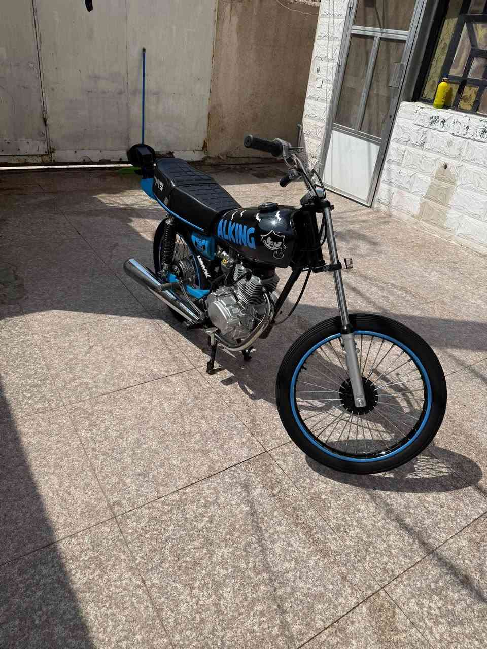 سلام عليك دراجه لبيع تعمير جديد،،(. مكيننه سجي ام الحربه لاصلي لاصلي. دراجه جديده ادوت مكفوله ماشه تفصال قراض كله اصلي السعر 800 بيها مجال حك الجيه، /عنوان بصره جبيله //***********
