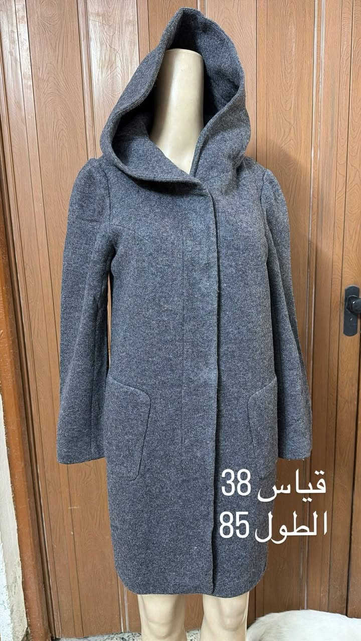 كوتات نسائيه 😎
توفرت الكوتات النسائيه باله براندات ممستعمل 
كل الاحجام والموديلات
العنوان حي العمال شارع التربيه الجديده مقابيل دائره الكهرباء محل ام علي 🍬

نص مكتوب في الصور:
- قياس L الطول 70
- قياس 38 الطول 85
- 40_42 الطول 97
- فري سايز
- الطول 104
- القياس XL
- الطول 95
- القياس 44 الطول 85
- قياس XL
- الطول 90
- قياس 46
- الطول 110
- قياس L الطول 88
