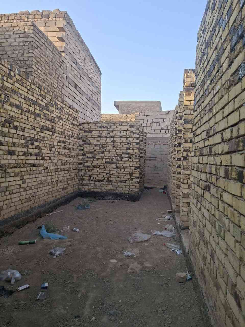 هيكل للبيع غير مسقف ٢٠٠ متر زراعي سند ٢٥ نادر الثانيه كراغول يتكون من غرفتين نوم وهول ومطبخ ومجمع صحيات واستقبال السعر ٥٢ مليون وبي مجال الاتصال بالرقم ***********
