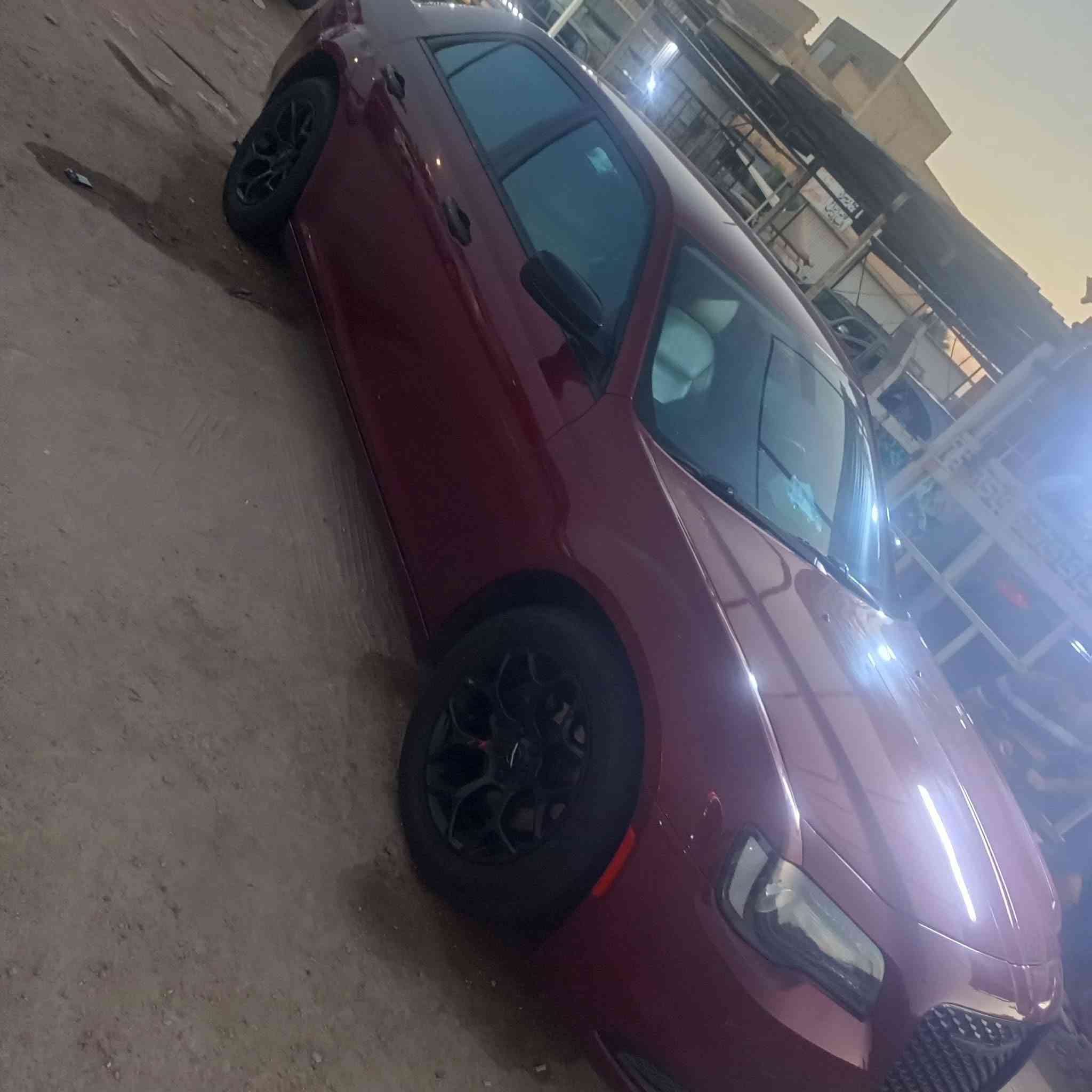 السلام عليكم كلايسلر C300رقم اربيل تحويل مباشر موديل 2020اصل حادثه جاملغ وحافه البنيد بدون دواخل كير مكينه ممفتوحات عشركه جاهزه واستخدامه شخصي السعر 225وبيه مجال ***********
