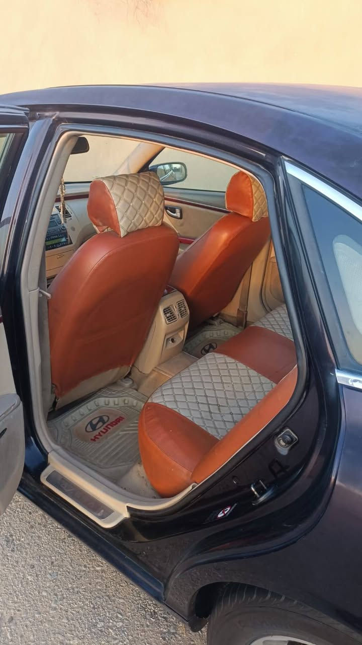 السلام عليكم للبيع فقط هيونداي ازيرا موديل2006وارد امريكي محرك3300v6 فول مواصفات بيهه طخه بالجاملغ عكس السايق بدون دواخل كير  مكينه  شواصي مكفوله كهربائيات السياره شغاله تبريد ثلج بيه ادامه كاملة مكان السياره نجف ابو صخير معروضه ب 75 ورقة او بيه مجال رقم بغداد دولي بسمي للاستفسار على الرقم*********** غير متواجد على الفيس مكلف بالنشر@
