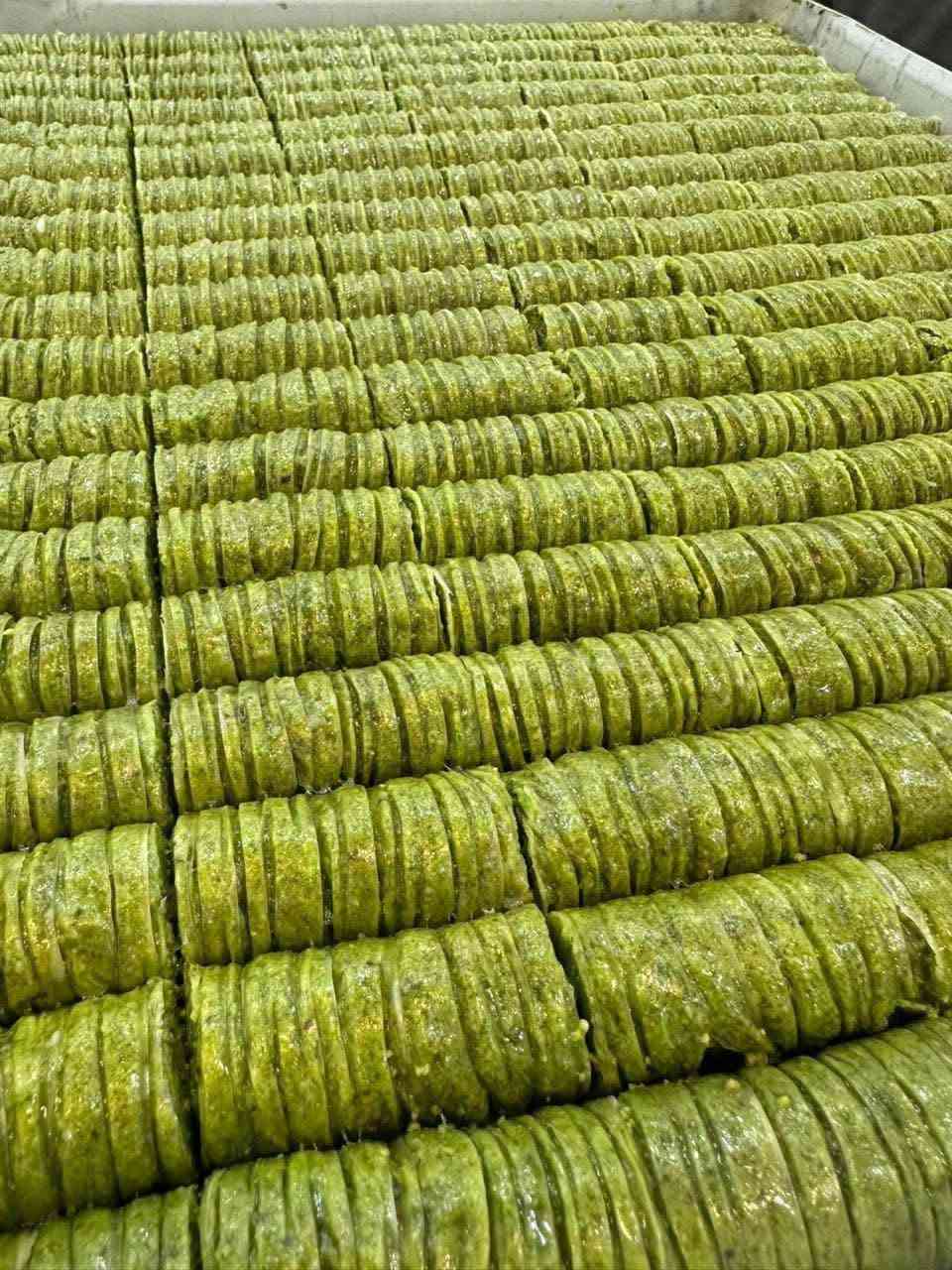 حلويات • عروس بغداد • فرع الحمداني