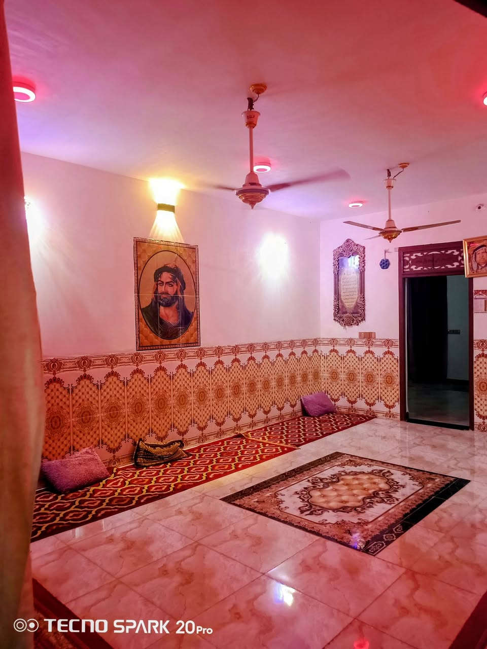 على بركة  الله يوجد بيت #للبيع المساحه( 350م) مع قطعت ارض يحتوي البيت علا غرفتين وصاله ومطبخ وستقبال وصحيات بناء جديد بيت خير من الله داخل كله سراميك جدار + ارضي مطبك  جاهز للسكن كافه الخدمات  خط كهرباء + خط مولد+ ماء اساله + تبليط (سند 25 طابو زراعي )(الموقع عفك ثريمه قرب سيد ابو عجه سعر خاص ملاحضه المو شراي لايتصل   للتواصل عبر رقم الهاتف📞(***********)
