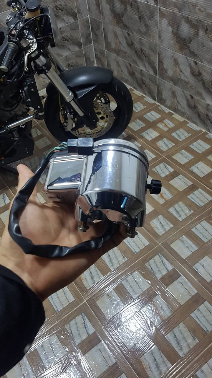 سلام عليكم كيج HONDA FTR
بحالة الوكالة كلش نضيف
 سعرە 60 الف 
توصيل محافظات 
***********
