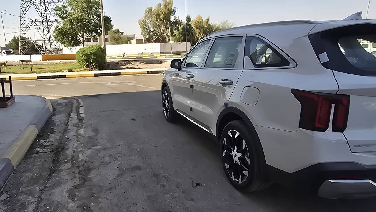 السلام عليكم سورنتو 2026  ٦سلندر ٧راكب ٣ قطع تبريدماشيه الف كم فقط رقم اربيل تحويل او وكاله بحالة الزيرو شرط دبل كشن كهرباء ويل ٢٠ حساسات من جميع الجوانب تحكمات ستيرن كامله وشفتات وتثبيت سرعه سايد بريك دكمه اوتو هولد ٤ انظمة قيادة جنطة كهربا ء ذكيه مانع انزلاق دبل كاميرا والمواصفات الباقيه معروفه  المكان واسط العزيزية الرقم 0771109703 او واتساب ***********@
