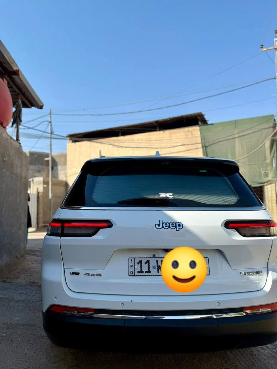 سياره جيب موديل 22
كراند شيروكي 
ماشيه 78
وارد خليجي ضربته جاملغ الخلفي حك شبر فقط وبيه راشات صبغ البنيد موجود سونار ماله 

كير ماوس 
هند بربك بصمه 
شاحن لاسلكي 
تشغيل عن بعد 
رادار بالمري 
صندوق كهرباء 
توقف ذاتي 
كشنات ملكي سياحي 7راكب 
رقم بغداد 
شاشه كبيره وتدعم كاربلي وايضا فيها كلمات ترحيبيه 
فور ويل 
السعر 260وبيه مجال للشراي الصحيح 
رقم الموبايل ***********
السياره موجوده البصره كرمة علي 
وصورة الحادث ايضا موجوده بالنشر
