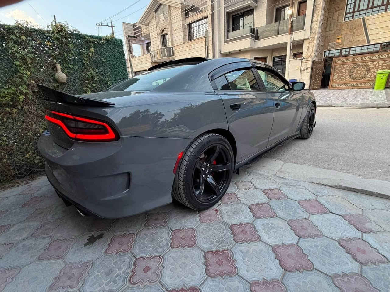 السلام عليكم
دوج جارجر 2017 SXT
وارد كندي طابة كلين بالعراق بيها 3 قطع صبغ فقط   بجم كبس ايرباكات سليمة 
رقم سليمانية بأسمي 
فتحة 
شفتات ستيرن 
خزن ميموري 
وباقي تفاصيل الجارجر المعروفة 
سيارة ماشية 65 الف 
***********
