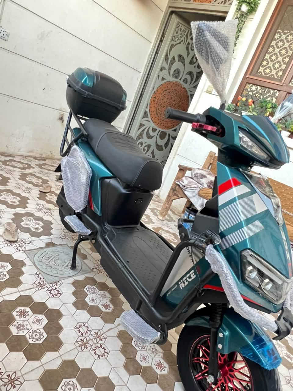 دراجه شركة الماسه 💎
موديل2026
موطور بالكارتون جديد
(اخو الزيروو مستخدم شي قليل جداً مكفول حتى من شخط ...)
(بطاريات عدد 6 على فحص ) 
فول مواصفات  «ملف 3500W)
(نظام  R) (نظام P)
(مخرج شحن USP) 
(سرعة 99 حقيقي) (سرع 4)
(سويجات +بصمات+كرتات)
(مثبت سرعة) 
لايت زنون عالي ناصي 
سماعة بلاتوث بلادي 
جنطه خلفيه بلاديه
اشاير يمنة يسرة دبل اشارة
السعر 700الف
الموقع داخل الرمادي 
الاستفسار :***********
