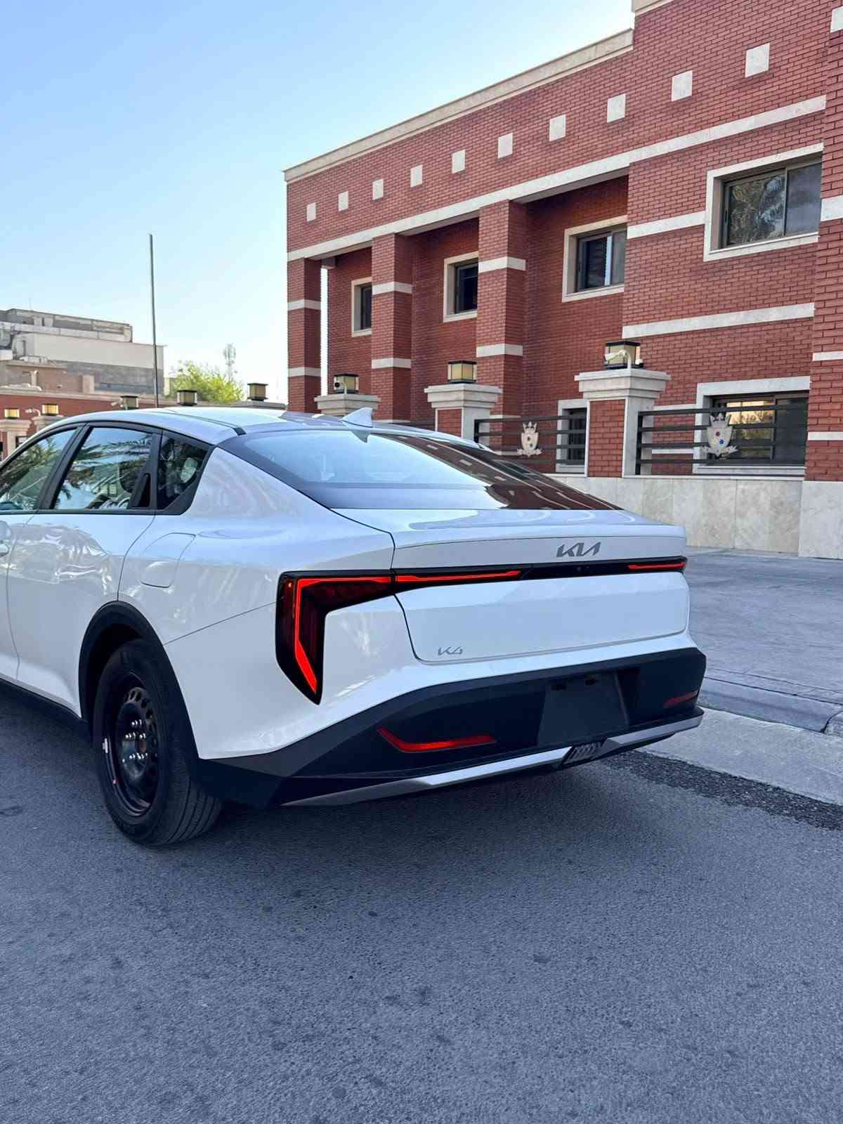 السلام عليكم KIA K4 2025 LX وارد امريكي
بصمة  / هندبريك دكمة  / لايت LED  / مكينة 2000 دوش / شاشة كبيرة متصلة ديجتال   / اوتو هولد / LED امامي وخلفي / قيادة ذاتية / كامرة دوارة / رادار تعديل مسار / اوتو بريك / مود درايف / تحكم ستيرن / كروس سرعة /مانع انزلاق / بلوتوث / اواكس / USB / ماشية 4000mi 
حادثه موضح بلصور مبدل بنيد ومصبوغ فقط السيارة شرط السونار بدون دواخل بدون شاصي بدون لغد ايرباك استيرن 
مكان السيارة بغداد البلديات 
للتواصل *********** 
ملاحضة السيارة بدون رقم دخول جديد
رجاءاً بدون خاص راسل واتساب وبخدمتك
