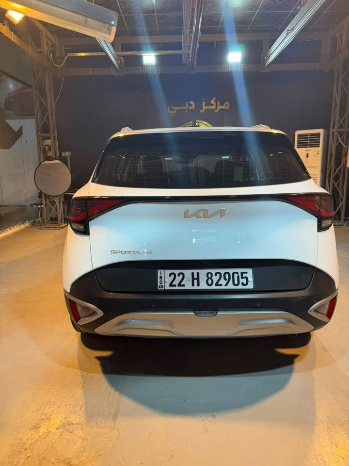 كيا سبورتج 2023 خليجي
🔺المواصفات 
مكفولة كفالة عامة
السيارة جديدة على وضع الشركة 
بالعافية على الياخذها 
سيارة بأسمي تحويل مباشر ثاني يوم 
محرك 2000
رقم اربيل 
الكشنات الاماميه كهرباء
شفتات ستيرن 
حساسات 360
بصمة
اوتو هولد
مانع انزلاق
السيارة ماشية 64الف 
مكان السيارة ديالى 
🔺للاستفسار  ***********
🔴السعر192 وبي مجال
