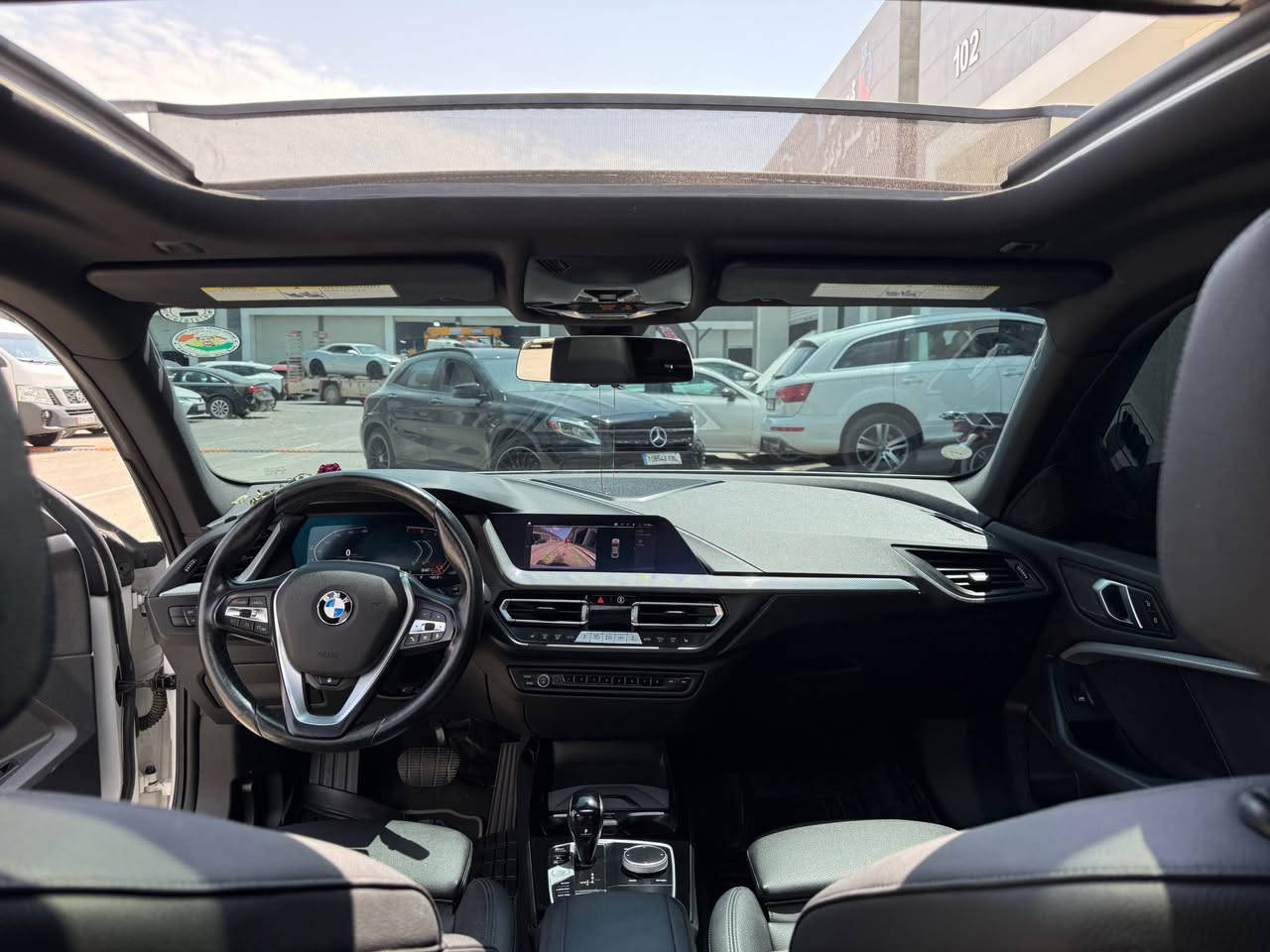 BMW 228i
2024
مواسەفات فول فول ٥ پارچەی بۆیاغە لەسەر ساغە سەیارەکە زۆر جوانە و بەس ئەرباگی سوکان تەقیوە 
پشت و پێش کەپس
سوکان هیتەر وکوشن هیتەر لیدی بیلادی و لایت عەدەسە وپانۆڕاماو شاشە یەک پارچە ئەلیک ترۆنی 
گێڕ ومەکینە و کارەبای بەشەر 
سەیارەکەمان 50هەزار km رۆشتوە 
*********** 
واتساب أربيل, العراق
