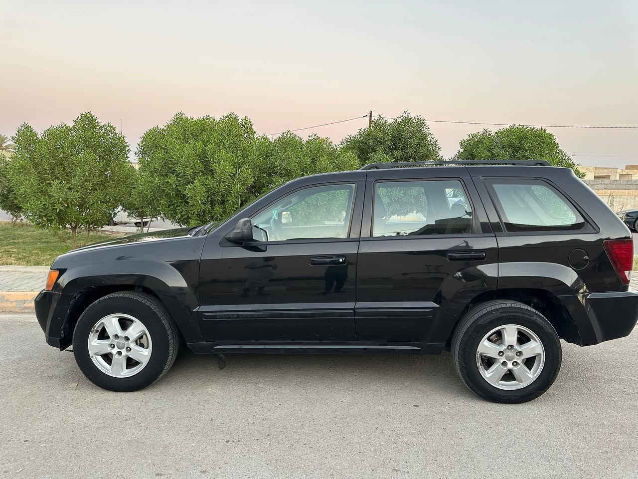 #اعلان رقم 3
للبيع او مراوس بأحدث🖤 Jeep Laredo 2008 🖤

لون أسود — 🔥

✅ 4 قطع صبغ — بدون دواخل
✅ الكير شرط
✅ المحرك شرط
✅ التبريد شرط
✅ الكهربائيات كلها شرط
✅ الصدر 80%
✅ سيرفس جديد قبل كم يوم 🔧
✅ السيارة بأسمي
✅ السنوية نافذة الى 2028 📄

📍 الموقع: المنصورية – ديالى

***********
