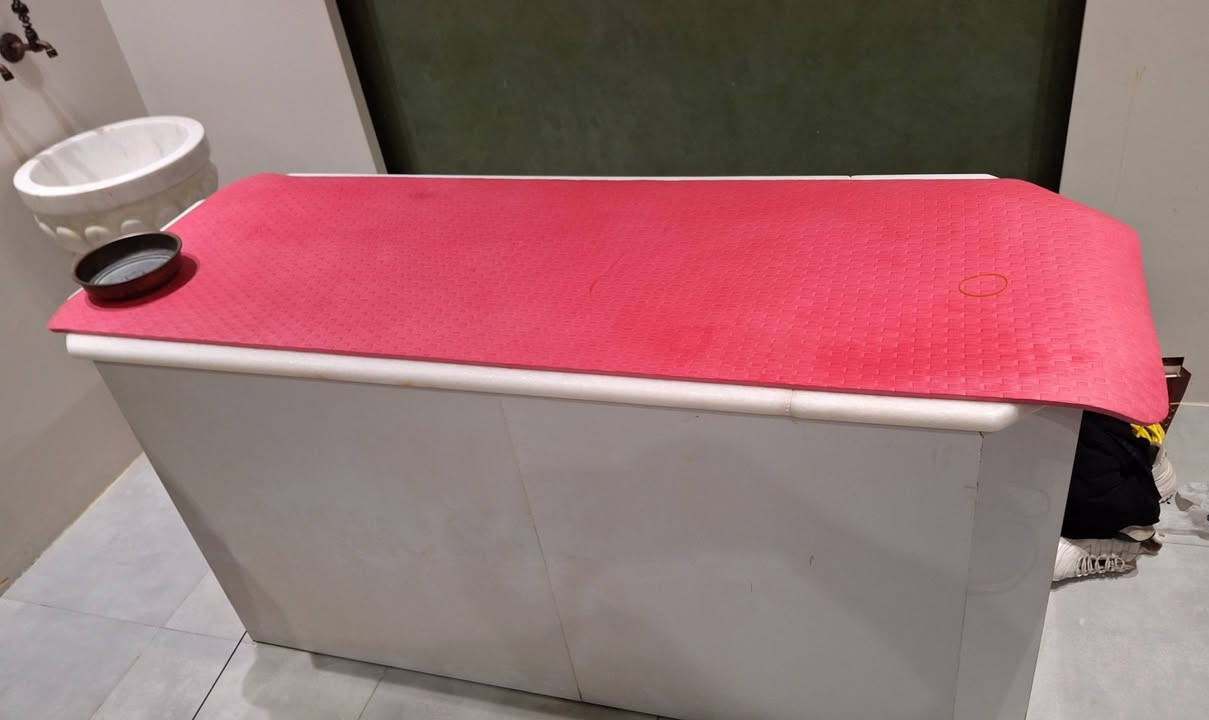 السلام عليكم... مكلف بالنشر اثاث حمام مغربي كامل بحاله جيده جدا جدا للبيع.. جاكوزي +ساونا حراري +مسطبة +جهاز بخار +عدة مساج صيني العنوان زيونه ساحة ميسلون للاستفسار اكثر التواصل على الرقم *********** بي واتساب
