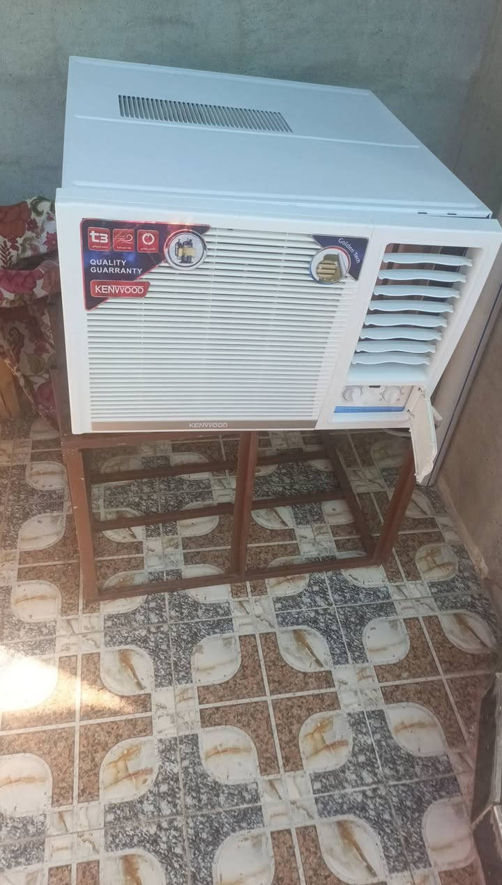 مكيف كينود استخدام شهر للبيع هوه والقفص  ***********
