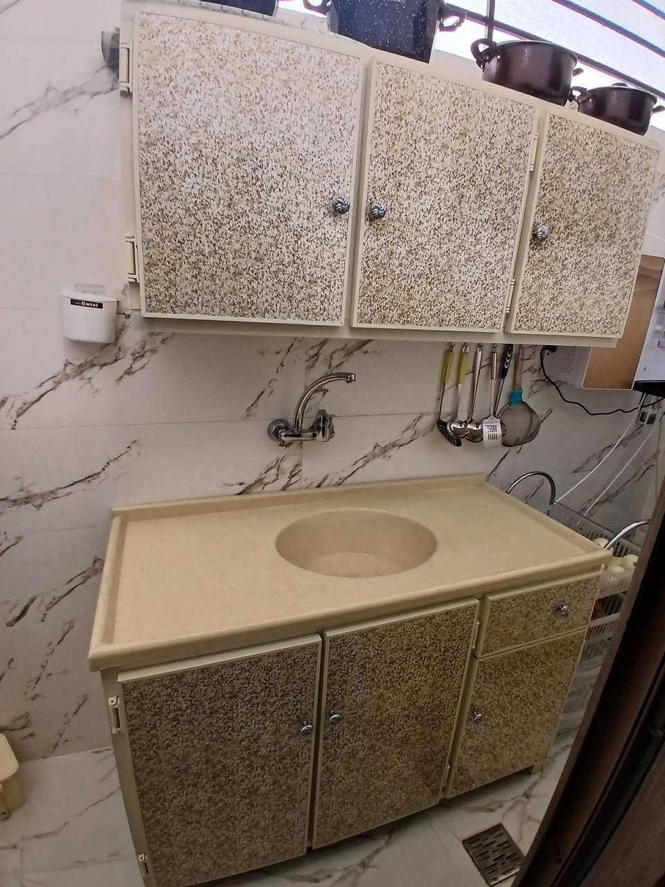 سنك مرمر+ ملحق نظيف👌 حللل مكان موصل حي السماح الثانيه سعرو قفل بلا نقاش 150  نظيف وجديد 
رقم موبايل *********** بس انتصال بلا وتساب 
***********اسيا انتصال بلا وتساب
