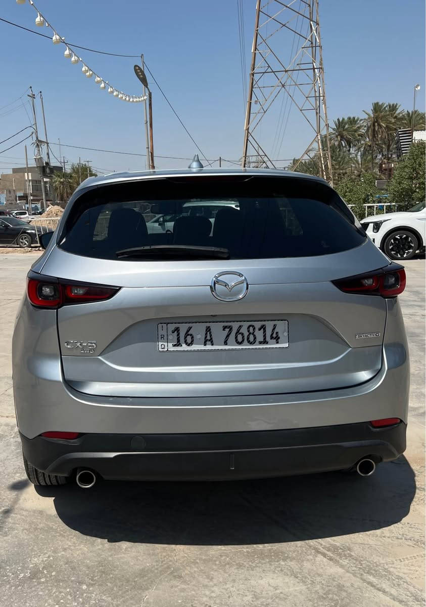 السلام عليكم 
مازدا cx5 موديل 2023 
اللون سلفر لامع 
سيارة نظيفة وجاهزة من كلشي تاخذها بوجهك تتونس بيها 
محرك 2500 المرغوب بالسوك 
كشنات جلد  وبيهن تدفئة مقاعد
تحكم المقاعد الامامية كهرباء
ميموري سيت
فتحة سقف 
جنطة كهرباء
نقاط عمياء
رادار امامي 
مثبت سرعة تفاعلي
مانع اصطدام امامي
المحافظة على المسار
كامرا خلفية
تبريد قطعتين 
شاشة ابل كار بلي واندرويد اوتو
عزل وراحة واعتمادية 
السيارة ماشية ٧٩ ميل
وارد امريكي حادثها جانبي وبيها فقط ايرباك البردة ومرجع سستم بلادي
بيها شخوط بسيطة جدا وتكحيل بالدعاميات

للبيع او المراوس
السعر 165 بي مجال بسيط
اتصال ***********
مكان الديوانية ديوانية, القادسية

