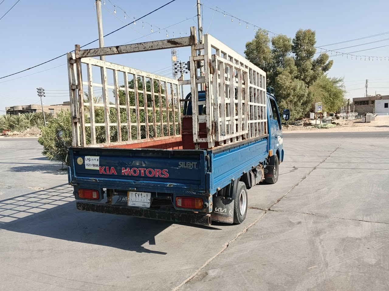 كيا قرده للبيع 2002مكينه جديد سياره ع الشرط كفاله عامه تخم تاير جديد *********** مكانها نجف مشخاب
