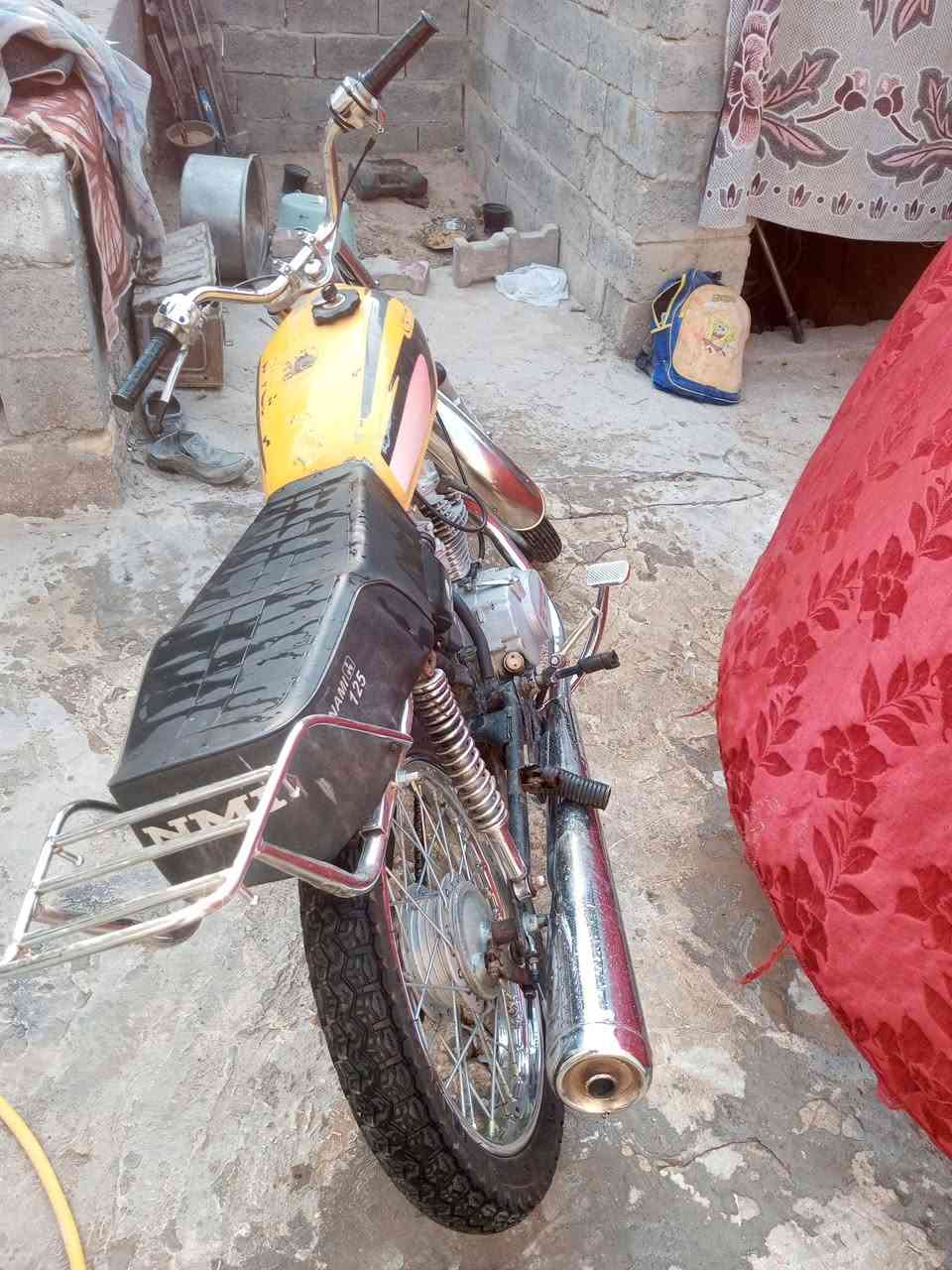 سلام عليكم دراجه البيع شغاله محرك نضيف 250وبيهه مجال حك الجيه ***********
